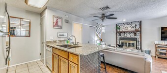 Cozy Ruidoso Condo w/ Deck ~ 2 Mi to Cedar Creek!