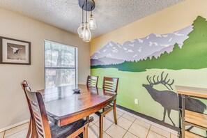 Apartment (2 Bedrooms) | Interior - Cozy Ruidoso Condo w/ Deck ~ 2 Mi to Cedar Creek! (Ruidoso)