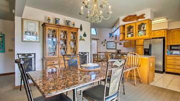 House (3 Bedrooms) | Private kitchen | Microwave, oven, stovetop, dishwasher