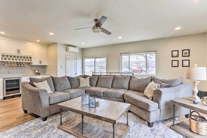 Interior - 2 Mi to Dtwn Castle Rock: Home w/ Furnished Patio (Castle Rock)