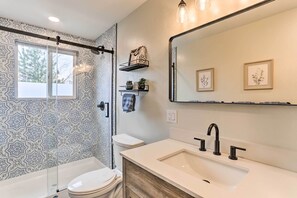 Interior - 2 Mi to Dtwn Castle Rock: Home w/ Furnished Patio (Castle Rock)