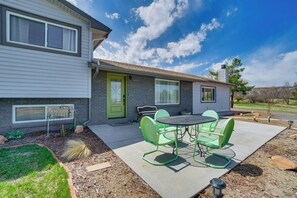 Interior - 2 Mi to Dtwn Castle Rock: Home w/ Furnished Patio (Castle Rock)