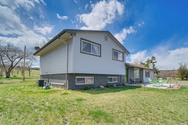 House (3 Bedrooms) | Interior - 2 Mi to Dtwn Castle Rock: Home w/ Furnished Patio (Castle Rock)