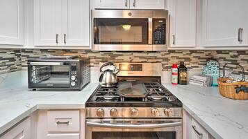 Microwave, oven, stovetop, dishwasher