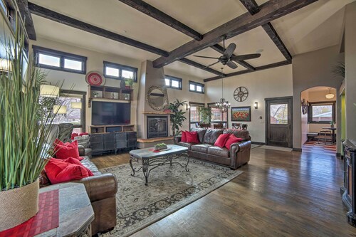 Moab Getaway w/ Ample Parking, Walk to Main Street