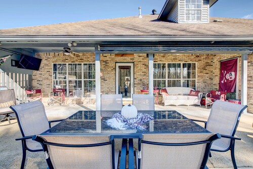 Starkville Vacation Rental ~ 2 Mi to Msu!