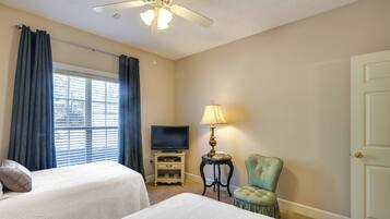 House (5 Bedrooms) | Interior