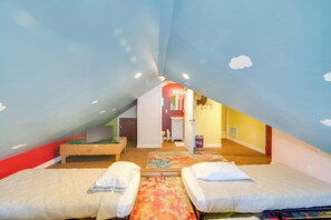 House (5 Bedrooms) | Interior