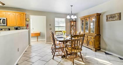 9 Mi to Belton Lake: Home w/ Fire Pit & Patio