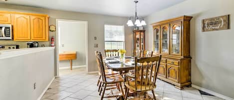 House (3 Bedrooms) | Interior