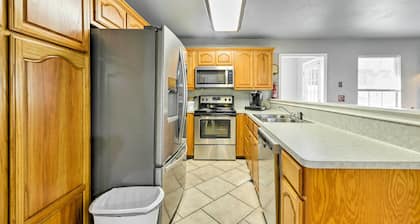 9 Mi to Belton Lake: Home w/ Large Yard Space!