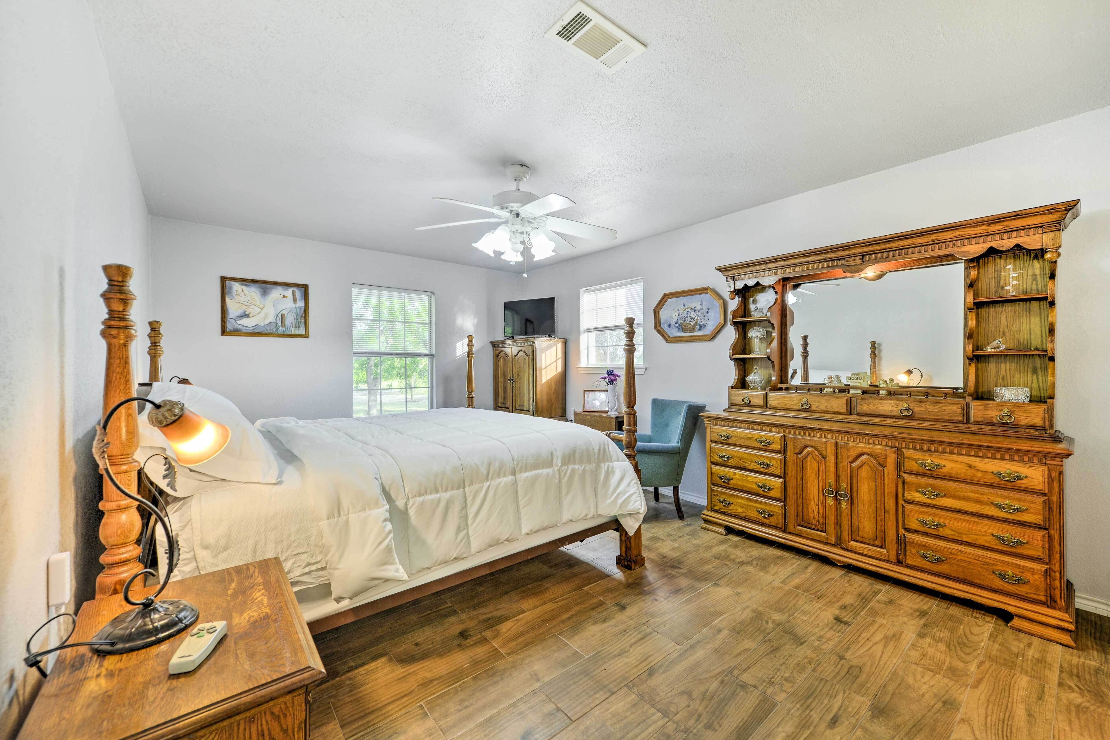 House (3 Bedrooms) | Interior