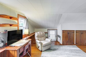 House (3 Bedrooms) | Interior - Central & Private Milan Home ~ 10 Mi to Sandusky! (Milan)