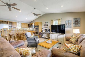 House (3 Bedrooms) | Interior