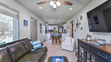 Cottage (2 Bedrooms) | Interior