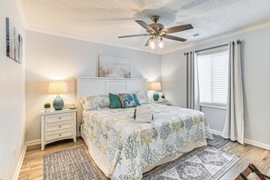Apartment (2 Bedrooms) | Interior - On-the-beach Escape: Oceanfront in Surfside! (Surfside Beach)