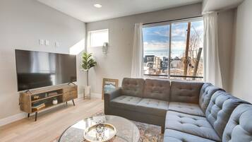 Apartment (3 Bedrooms) | Front of property