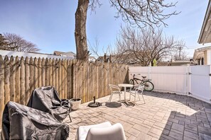 Cottage (1 Bedroom) | Interior - Bright Belmar Cottage < Half Mi to Boardwalk! (Belmar)