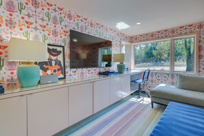 House (4 Bedrooms) | Interior - Modern Austin Home w/ Yard ~ 1 Mi From Acl! (Austin)