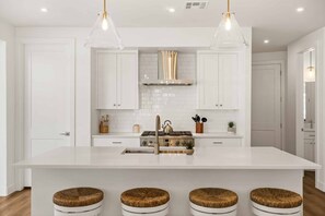 Casa, 5 quartos | Cozinha privada | Geladeira, fogão, cafeteira/chaleira, torradeira