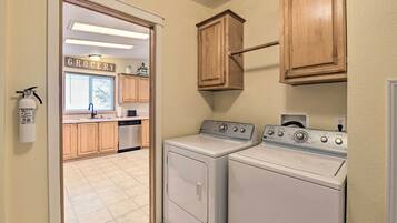 Cottage (2 Bedrooms) | Interior