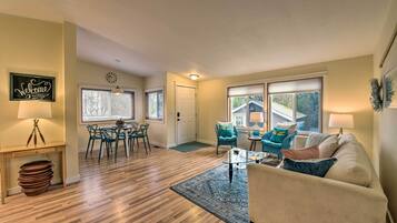 Cottage (2 Bedrooms) | Front of property