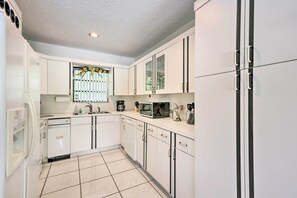House (3 Bedrooms) | Interior - Home w/ Pool in Upscale Pinecrest Village (Pinecrest)