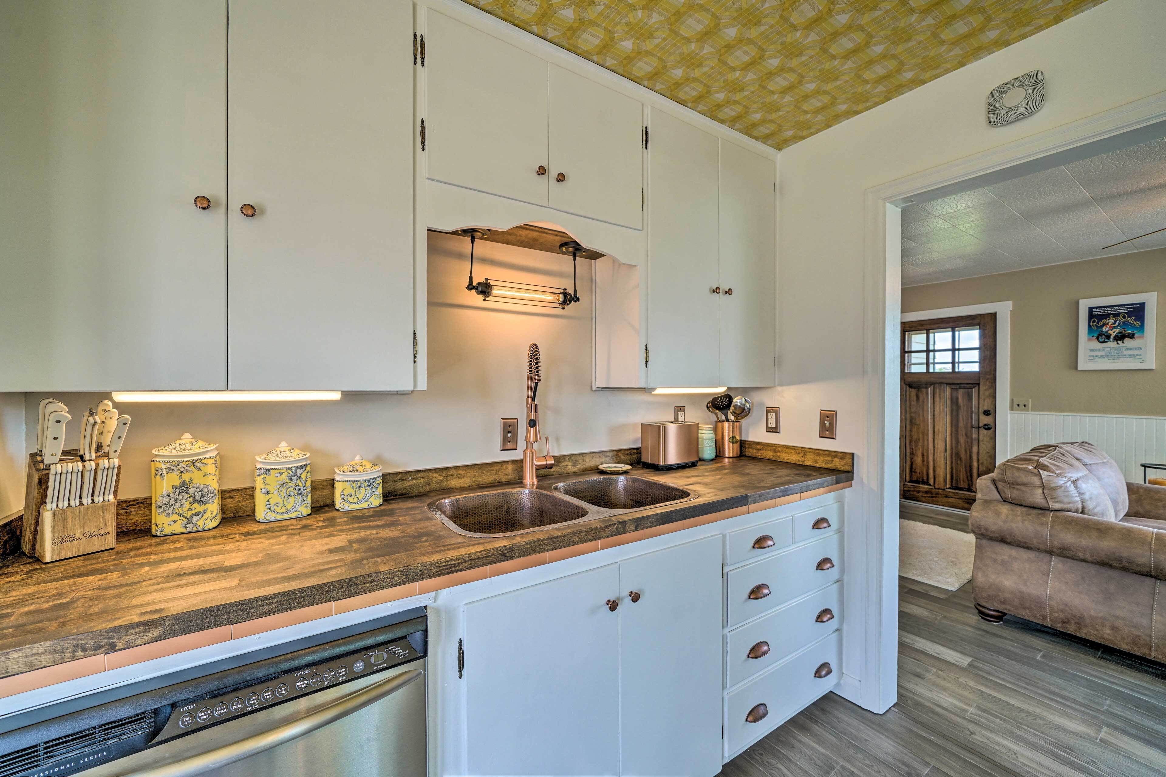 House (5 Bedrooms) | Interior