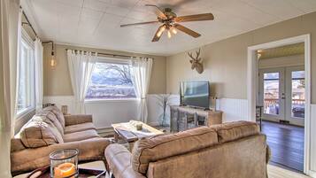 House (5 Bedrooms) | Interior