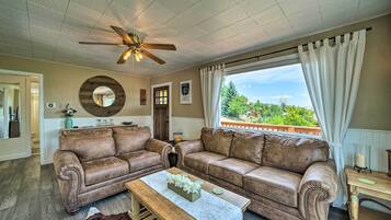 House (5 Bedrooms) | Interior