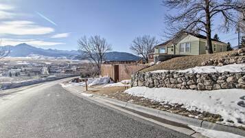 House (5 Bedrooms) | Interior