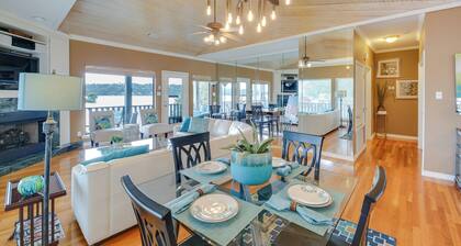 Lake-view Balcony: Hot Springs Penthouse!