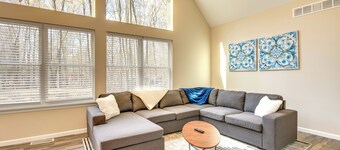 Hike & Ski: Pocono Lake Home w/ Community Perks!