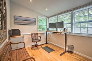 Interior - Charming Atlanta Apt - Walk to Piedmont Park! (Atlanta)