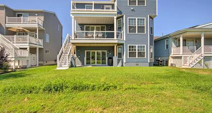 Gorgeous Newly Built Home: Golf Course View!