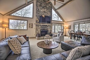Front of property - Mountaintop Wintergreen Resort Home w/ Deck, Views (Nellysford)