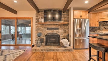 House (4 Bedrooms) | Interior