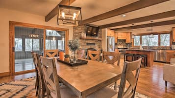 House (4 Bedrooms) | Interior