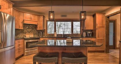 Mountaintop Wintergreen Resort Home w/ Deck, Views