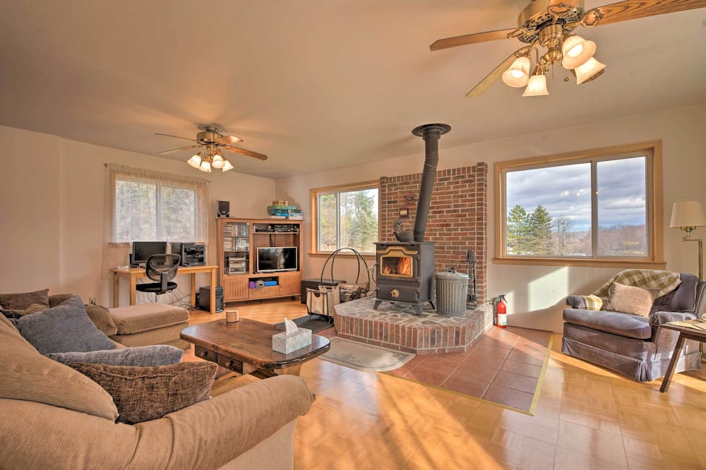 Private Hot Tub & Fireplace: Poconos Home! - Herrick Center, PA