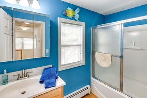 House (3 Bedrooms) | Bathroom