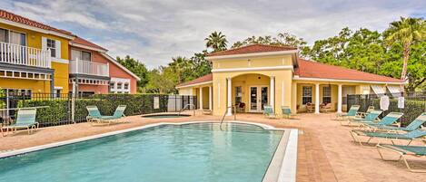 Lejlighed (3 Bedrooms) | Pool | Udendørs pool