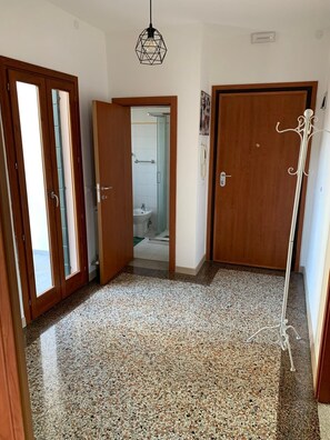 Shower, hair dryer, bidet, towels - For friend or family with 1 child full comfort 10 mins to Venice Dog friendly (Venezia)