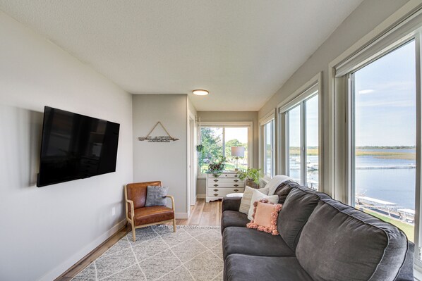 Cottage (3 Bedrooms) | Front of property