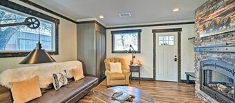 Rustic-chic Apartment w/ Gas Grill: 20 Mi to Msu!