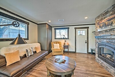 Rustic-chic Apartment w/ Gas Grill: 20 Mi to Msu!