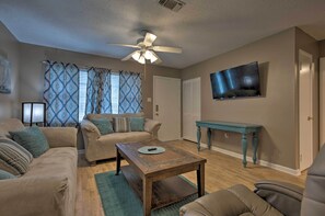 House (3 Bedrooms) | Interior - Breezy Gulfport Getaway < 1 Mile to Beach + Casino (Gulfport)