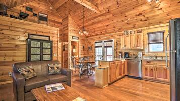 House (2 Bedrooms) | Interior
