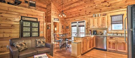 House (2 Bedrooms) | Interior