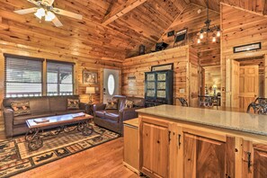 House (2 Bedrooms) | Interior